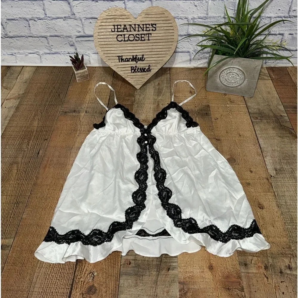 Victoria's Secret Women's White and Black lingerie babydoll